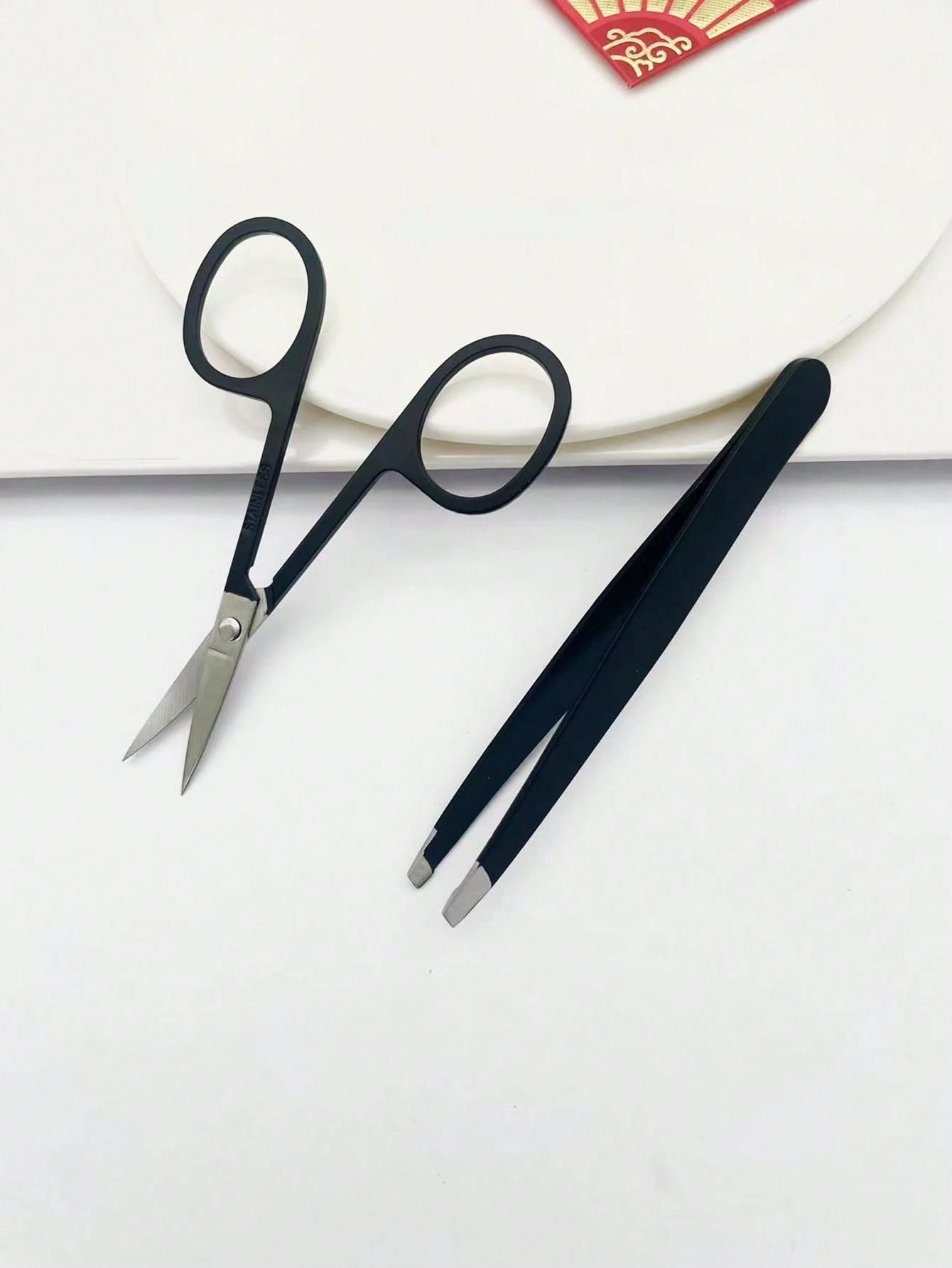 2pcs/Set, 1 Black Eyebrow Scissors + 1 Black Eyebrow Tweezer, Eyebrow Grooming Kit, Beauty Tools, Suitable For Home And Commercial Use, Travel Friendly, Distribution, Gift For Girls, Home Decor, Vanit