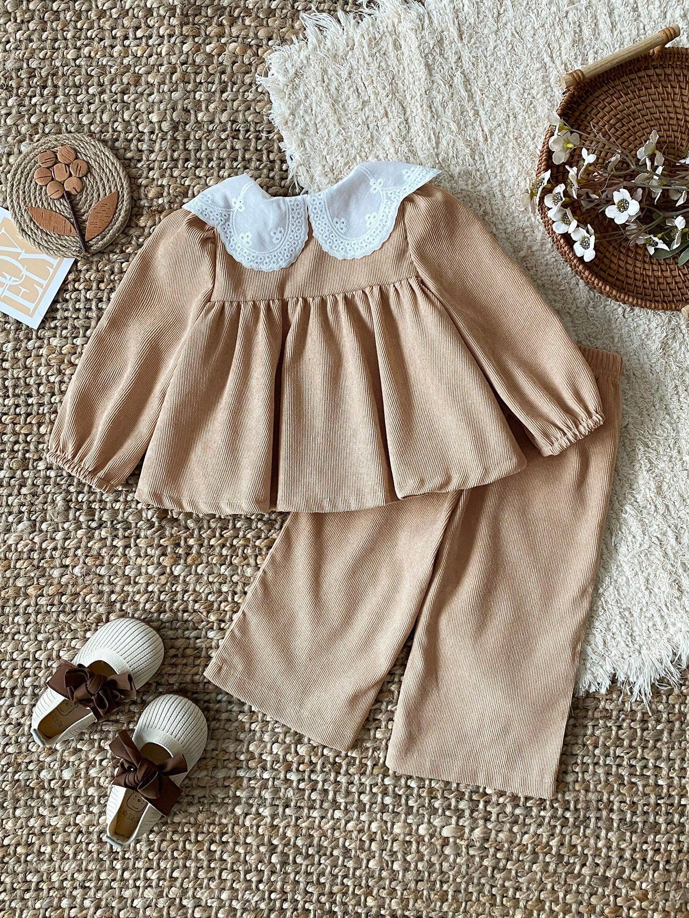 2pcs/Set Baby Girl Newborn 0-3 Years Old Casual Cute Family Matching Photoshoot Knitted Peter Pan Collar Shirt And Corduroy White Embroidered Outfit