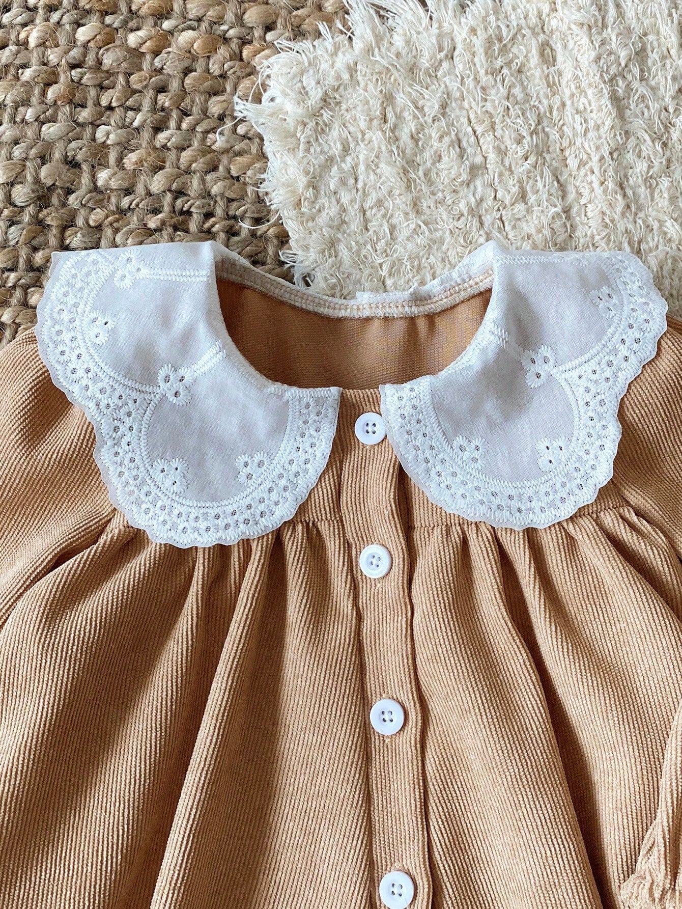 2pcs/Set Baby Girl Newborn 0-3 Years Old Casual Cute Family Matching Photoshoot Knitted Peter Pan Collar Shirt And Corduroy White Embroidered Outfit