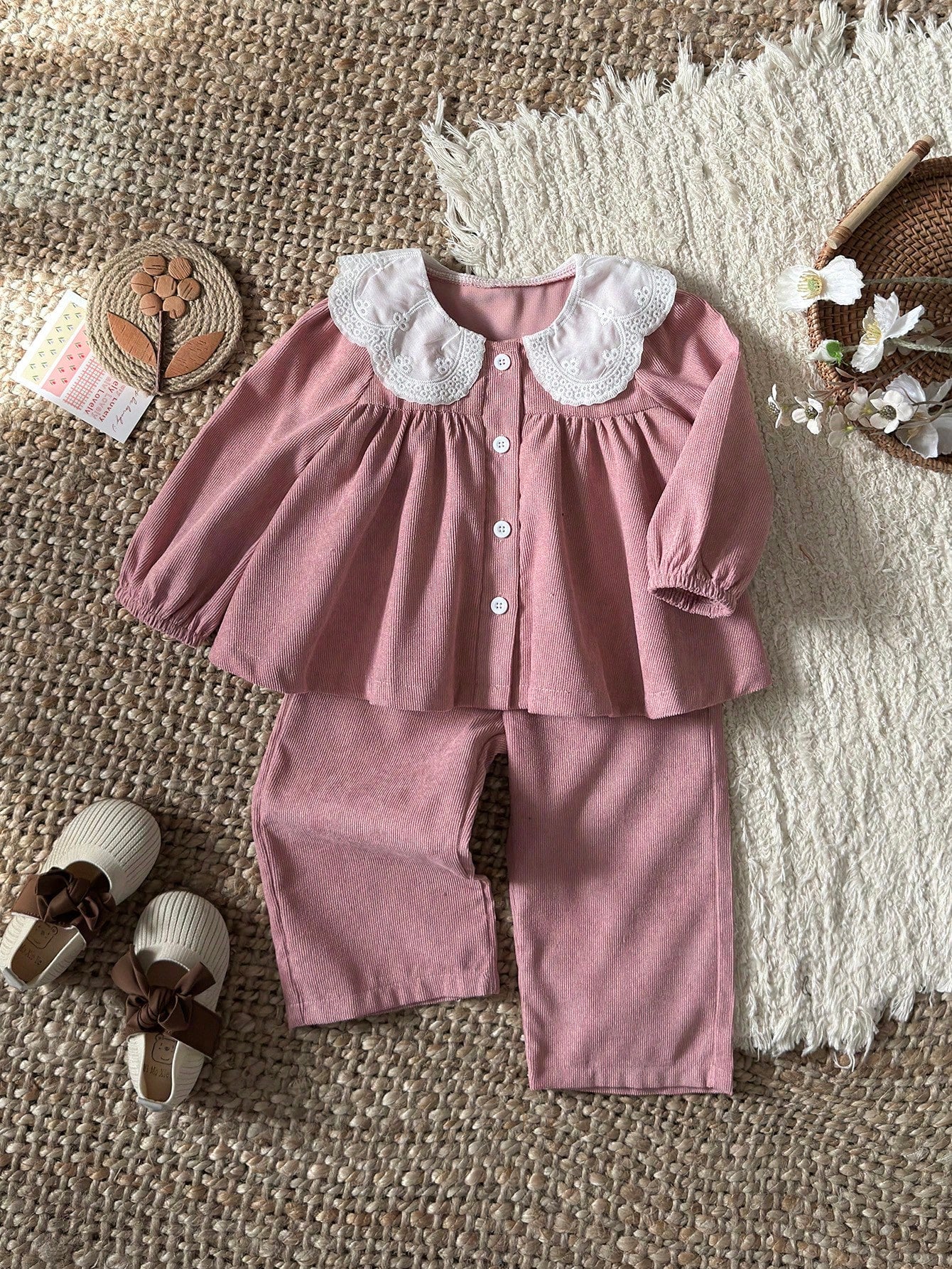 2pcs/Set Baby Girl Newborn 0-3 Years Old Casual Cute Family Matching Photoshoot Knitted Peter Pan Collar Shirt And Corduroy White Embroidered Outfit