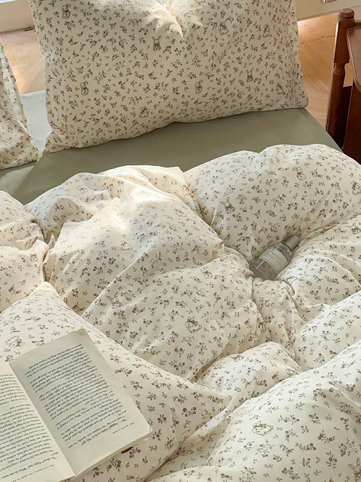 3pcs 100% Polyester Cute Floral & Rabbit Print Bedding Set, 2 Pillowcases + 1 Duvet Cover (No Bed Sheet)