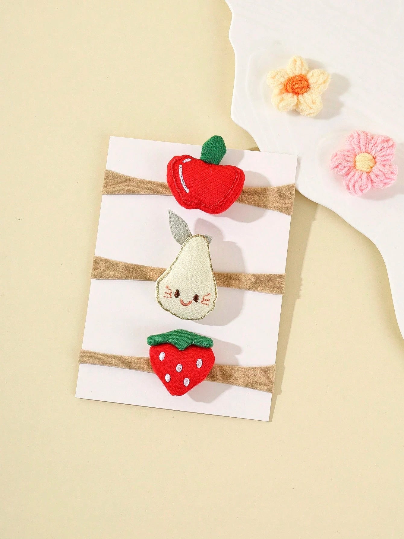 3pcs Cartoon Fabric Embroidered Fruit Baby Headbands, Cute 3D Apple & Strawberry Soft Comfortable Seamless Nylon Baby Hair Accessories (Excluding Display Card)