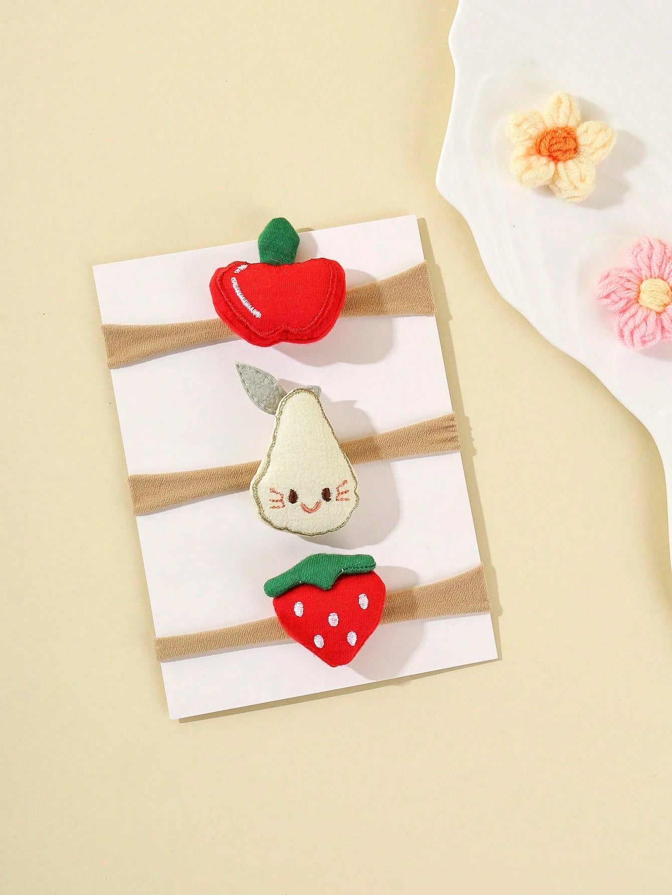 3pcs Cartoon Fabric Embroidered Fruit Baby Headbands, Cute 3D Apple & Strawberry Soft Comfortable Seamless Nylon Baby Hair Accessories (Excluding Display Card)