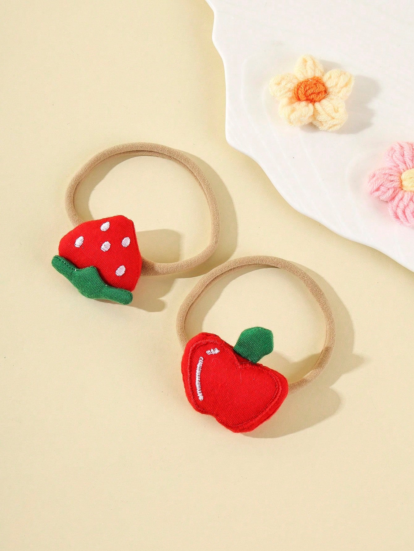 3pcs Cartoon Fabric Embroidered Fruit Baby Headbands, Cute 3D Apple & Strawberry Soft Comfortable Seamless Nylon Baby Hair Accessories (Excluding Display Card)
