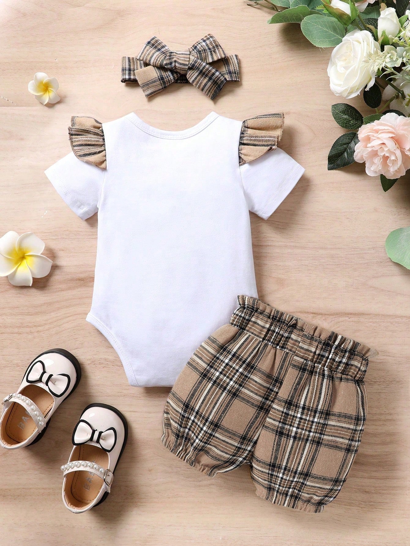 3pcs/Set Casual Sweet Elegant Cute Baby Girl Outfit Set, Soft & Comfortable, Cartoon Bear Embroidery Ruffled Romper And Plaid Sports Shorts With Headband
