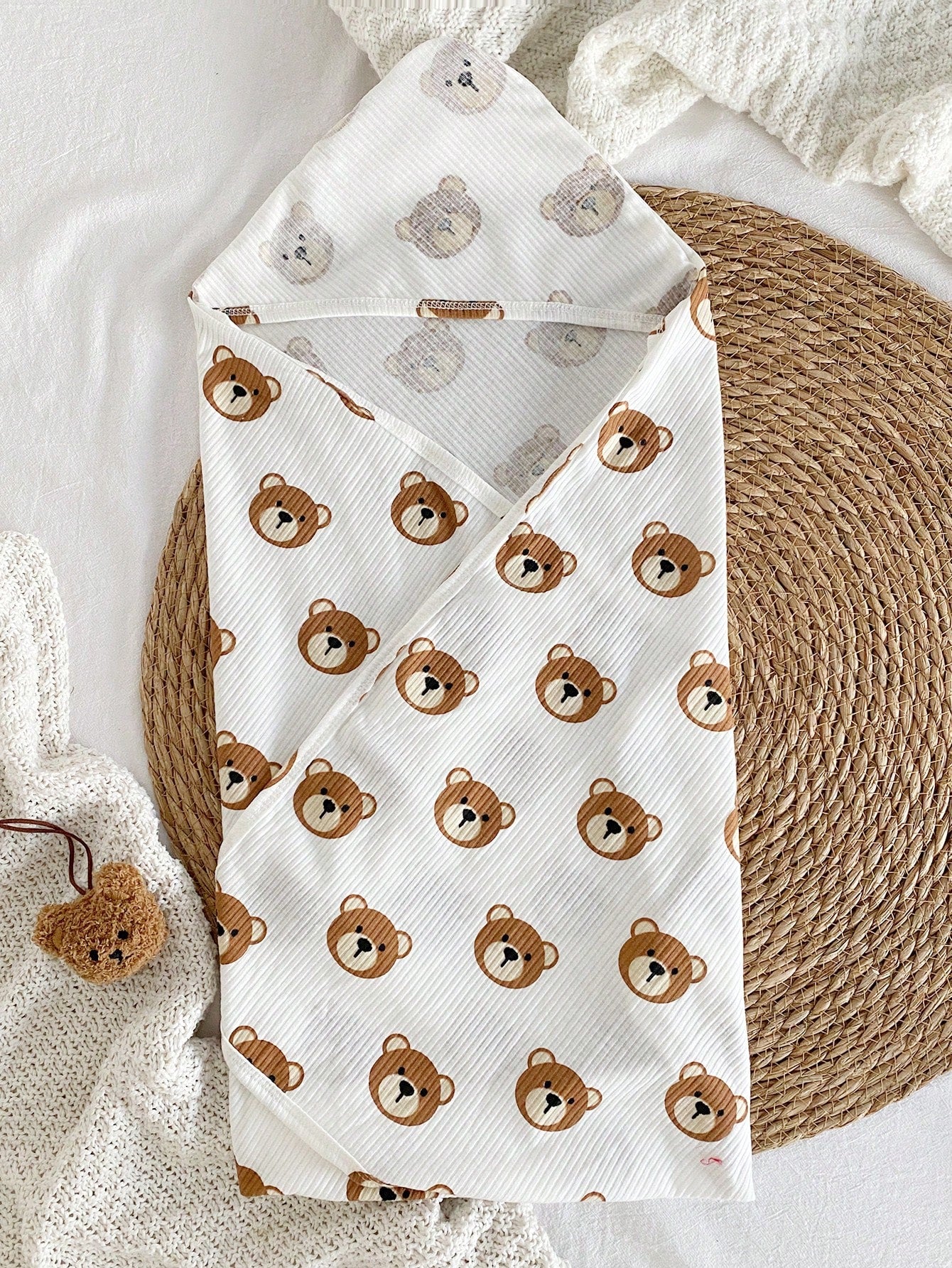3pcs/Set Newborn Baby Soft Comfortable White Textured Fabric Cute Bear Print Long Sleeve Romper + Footed Pants + Baby Swaddle Blanket, Autumn/Winter/All Season Home Wear