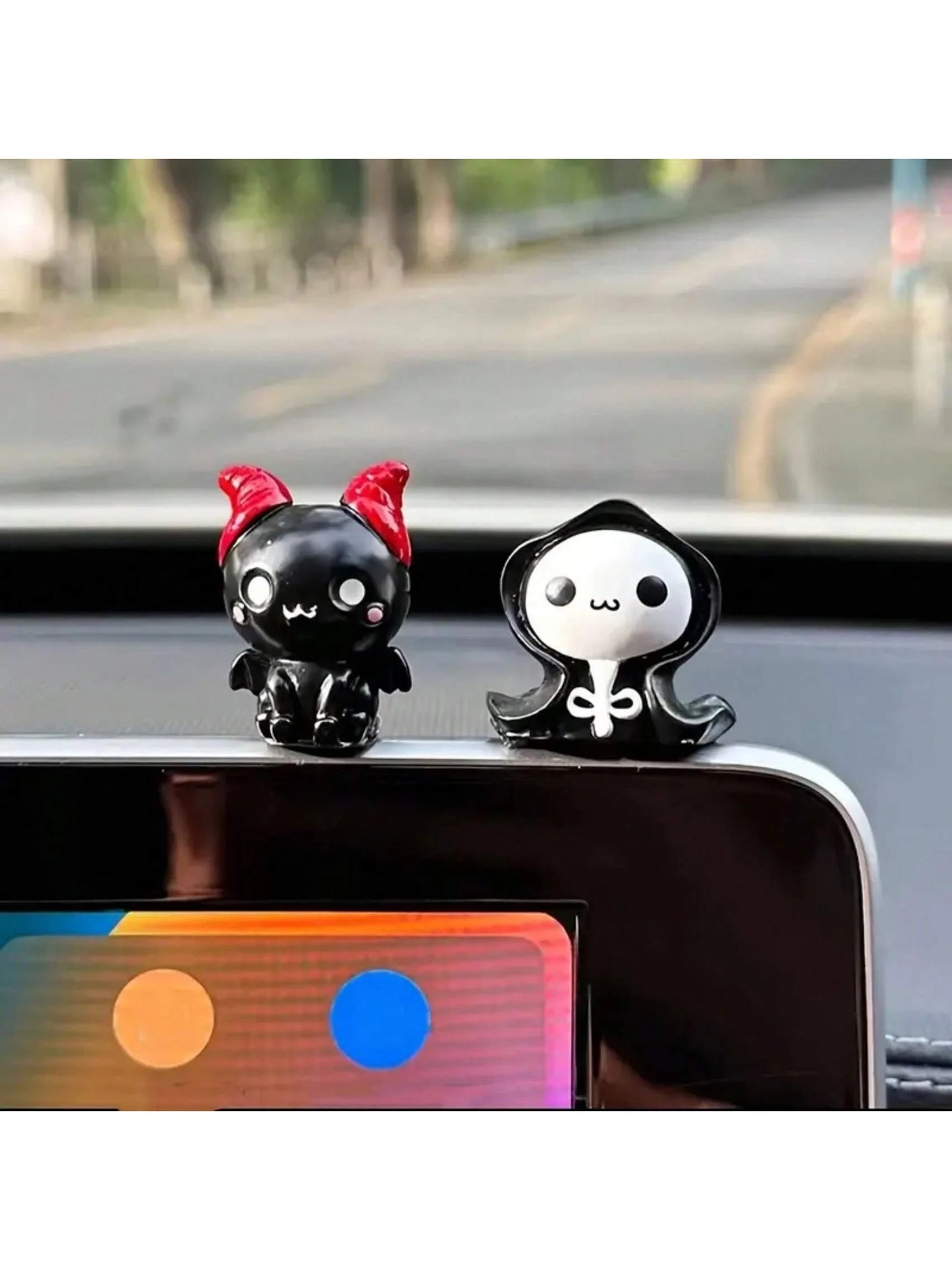 4pcs Cute Halloween Themed Resin Car Dashboard Hanging Decor- Charming Car Interior Accessories