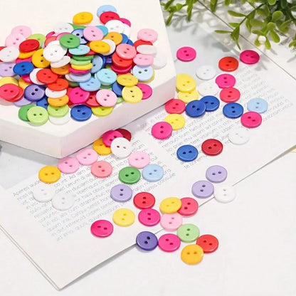 500pcs Mixed Resin Buttons, 9mm, 2-Hole- Ideal For DIY Sewing And Craft Projects, White/Red