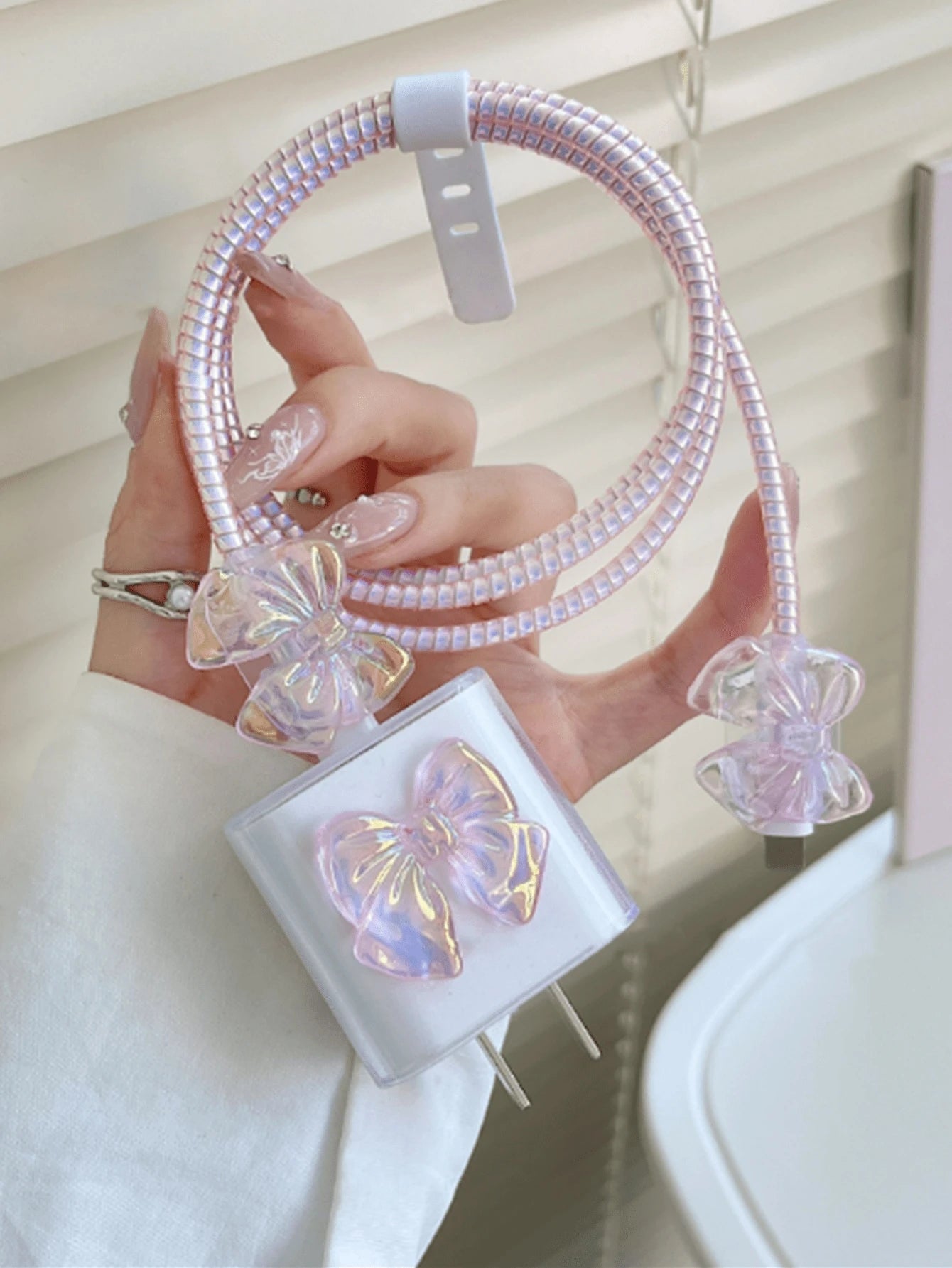 5pcs Pink Laser Effect Mobile Phone Charger Set 20W/18W, Charging Cable Protection Rope, Charging Head Protection Case, Compatible With IPhone Charger, Korean Style Cute Cable Protector, Charger Prote