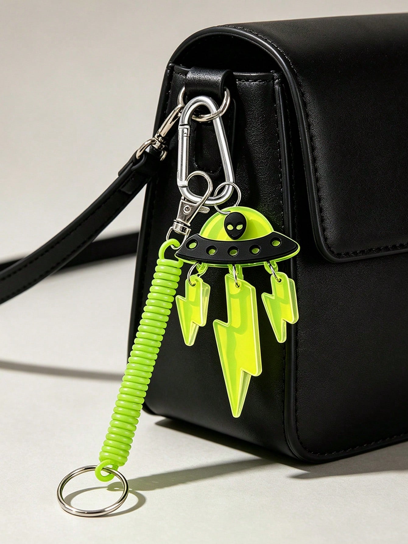 Acrylic Rainbow UFO Spaceship Lightning Alien Pendant Charm, Interstellar Element, D-Shaped Clasp, Fluorescent Green Elastic Rope, Funny Quirky Green Alien Acrylic Keychain/Phone Lanyard, Car Decorati