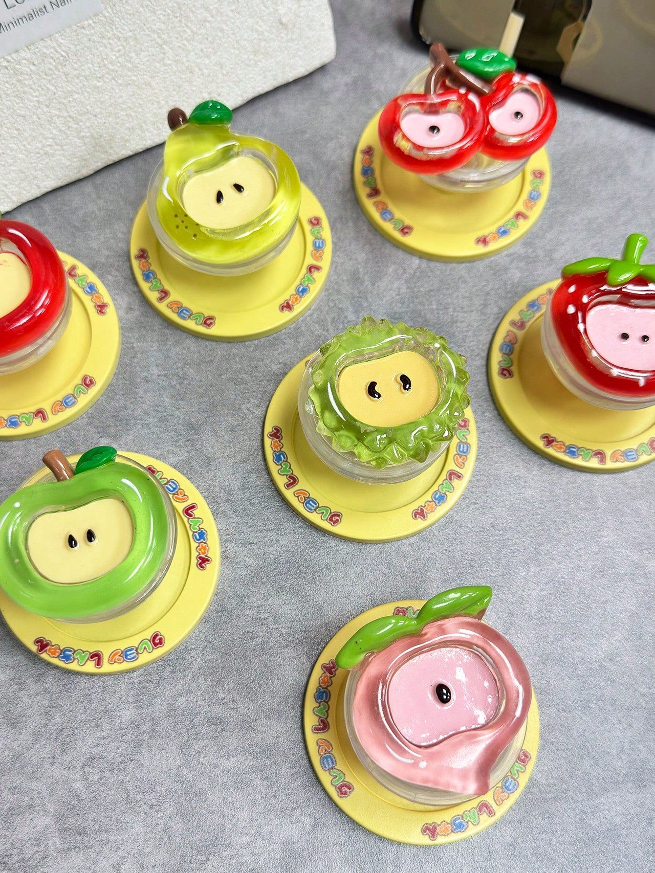Adjustable Fruit Elements 3D Acrylic Resin Push-Pull 1pc INS Fruit Magnetic Phone Holder, Acrylic Resin Phone Stand, Foldable Portable Air Cushion Phone Holder For Desk Mother's Day Gift Birthday