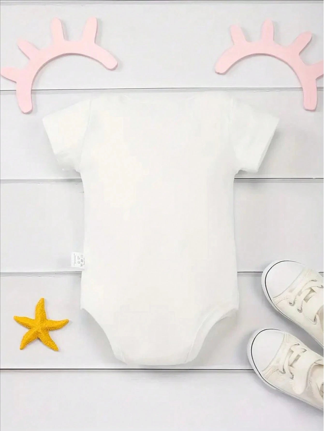 Adorable 'The Baby Who Christmas' Letter Print Romper- Cotton, Short Sleeve Bodysuit For Newborns & Infants, Perfect For Outdoor
