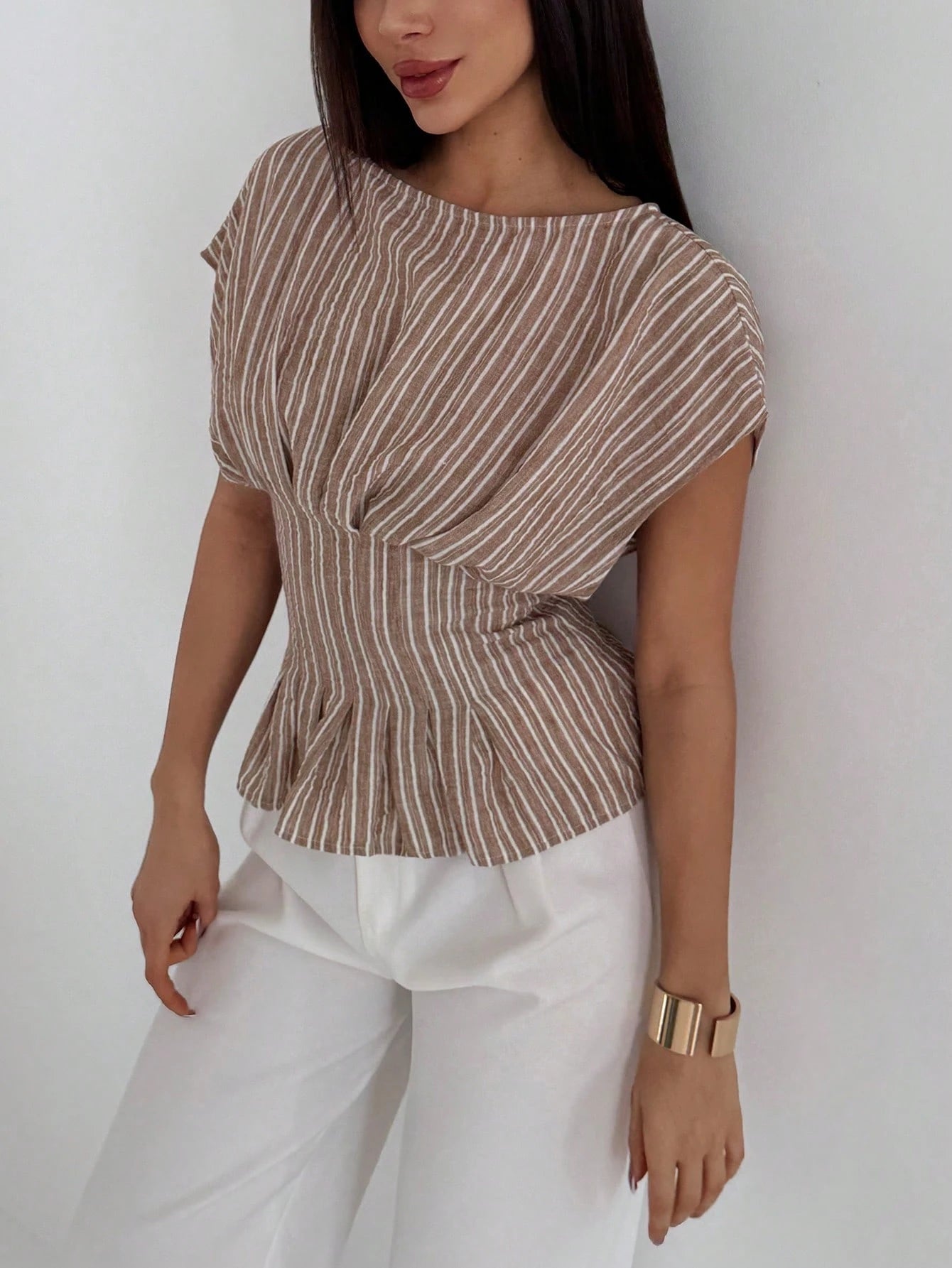 Aloruh Women's Elegant French Round Neck Casual Brown And White Short-Sleeved Shirt, Everyday Commuting Office Top, Outing Cinched Waist Teachers' Day Summer
