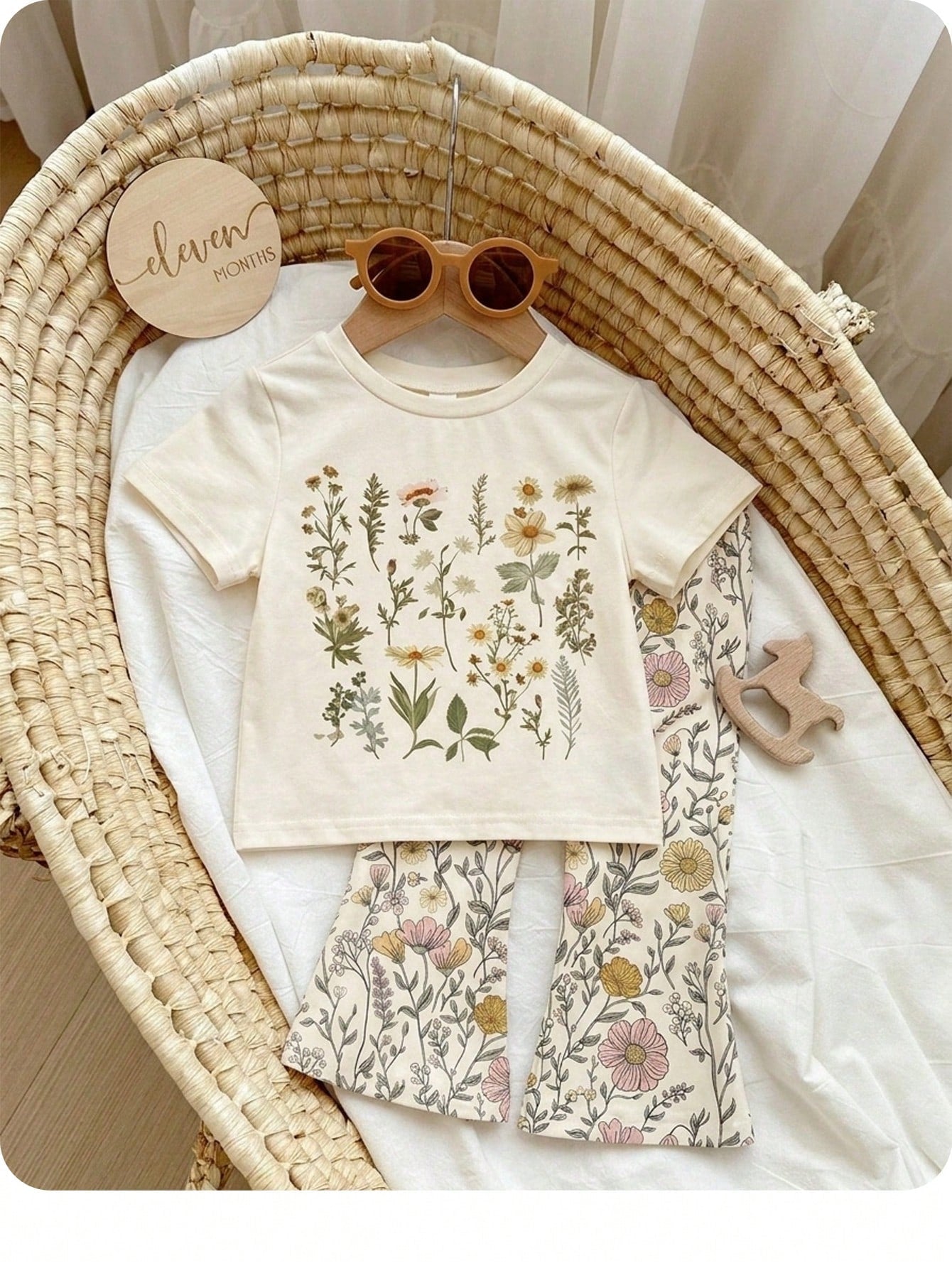 Baby Girl Retro Floral T-Shirt And Flare Pants 2-Piece Set, Beige Summer Modest Vacation Outfits, Baby Girl Casual Loose Short Sleeve Round Neck Clothes