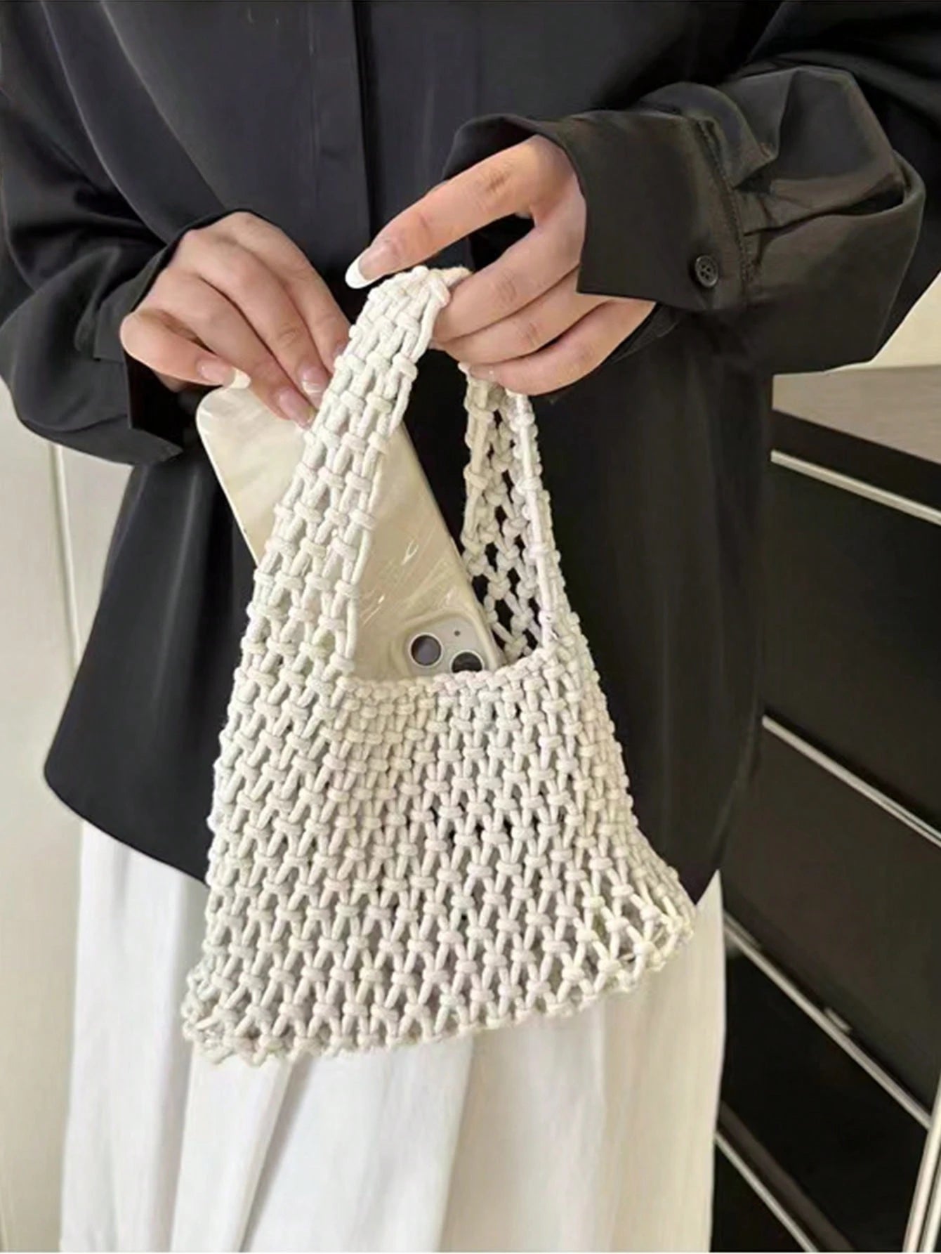 BAILEE Fashionable Colorful Polyester Yarn Hand-Woven Pattern Handbag With Ocean Charm, Suitable For Vacation