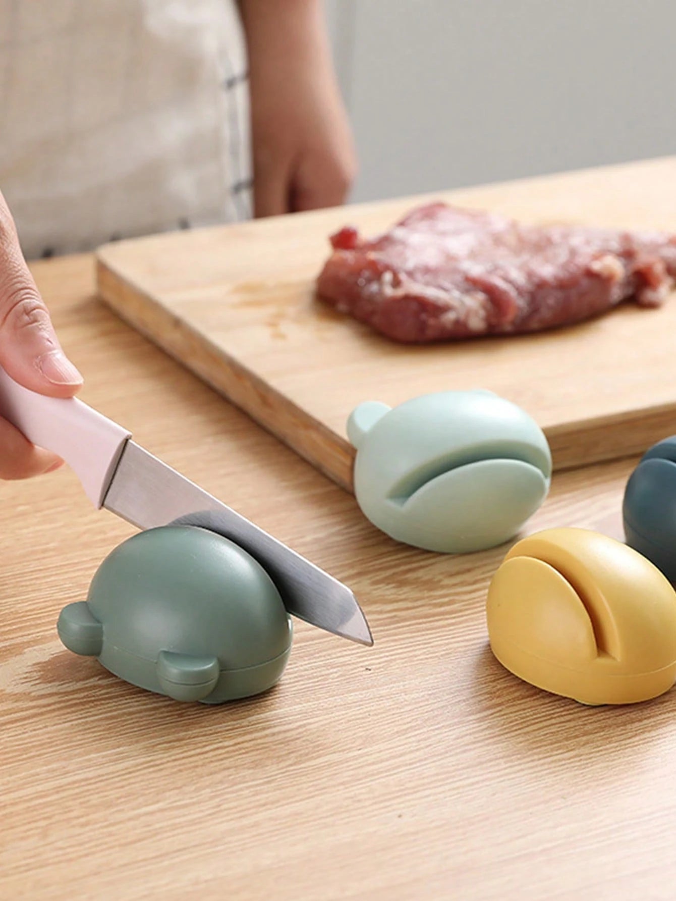 Cartoon Frog Sharpening Stone, Quick Kitchen Knife Sharpener, Knife & Scissor Sharpening Tool, Handy Kitchen Tool. Manual Tool, Convenient And Practical. Restores Dull Blades To Sharp, Kitchen Tool, K