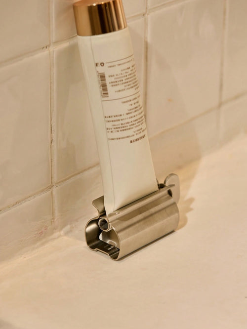 Cirelle 1pc 304 Stainless Steel Toothpaste Squeezer, Manual Squeegee For Toothpaste, Household Slouchy Person's Squeezer, Ointment Squeezer, Bathroom Tool Home Bathroom Decor Summer