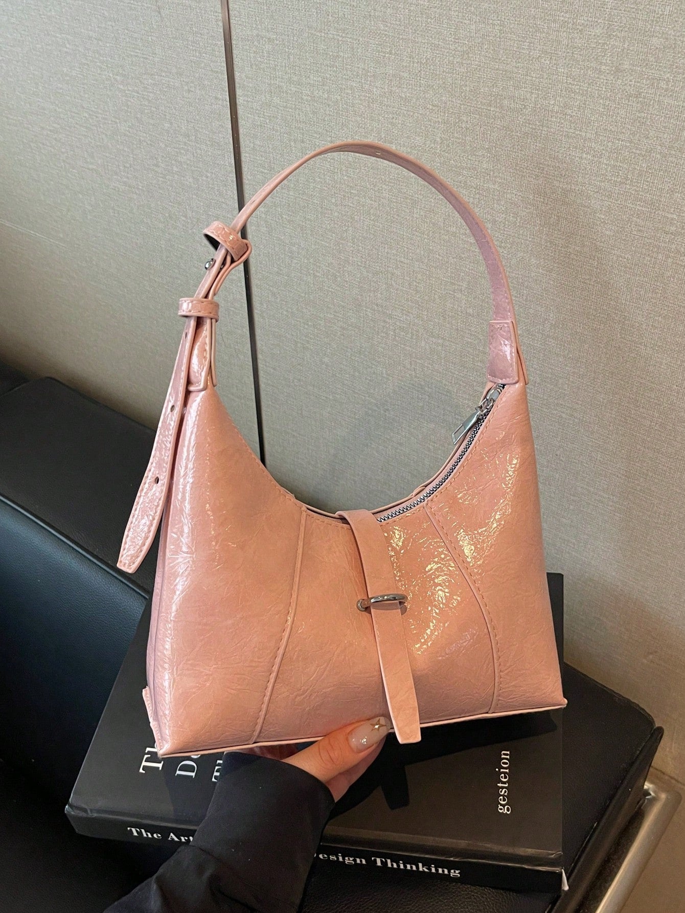 Classic Versatile Lacquered Solid Color Buckle Practical Texture Women's Shoulder Bag, Suitable For Shopping, Wallet, Young Women, College Students, Newcomers, White-Collar Workers. They Are Perfect F