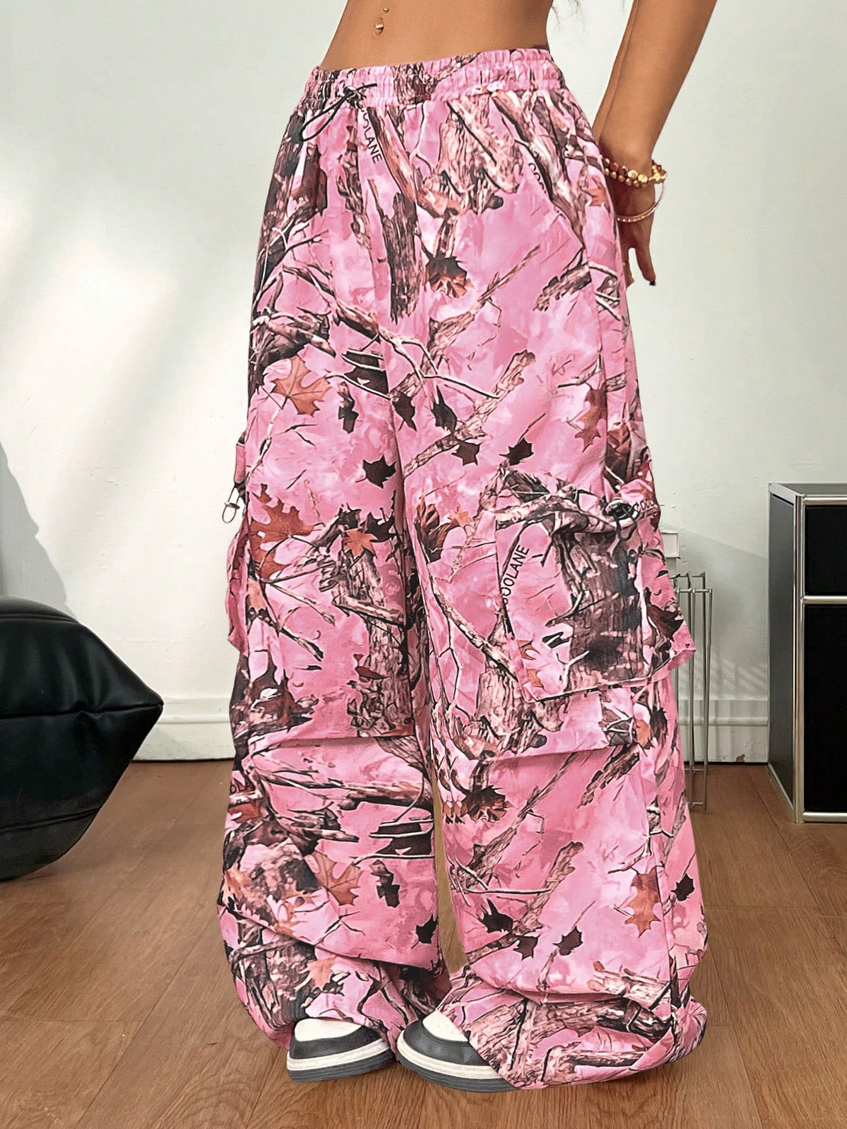 Coolane Women's & Men's Pink Camo Baggy Parachute Pants,Summer Y2K Rave Music Festival Streetwear Chic Tree Branch Pattern Forest Camo Comfortable Pants