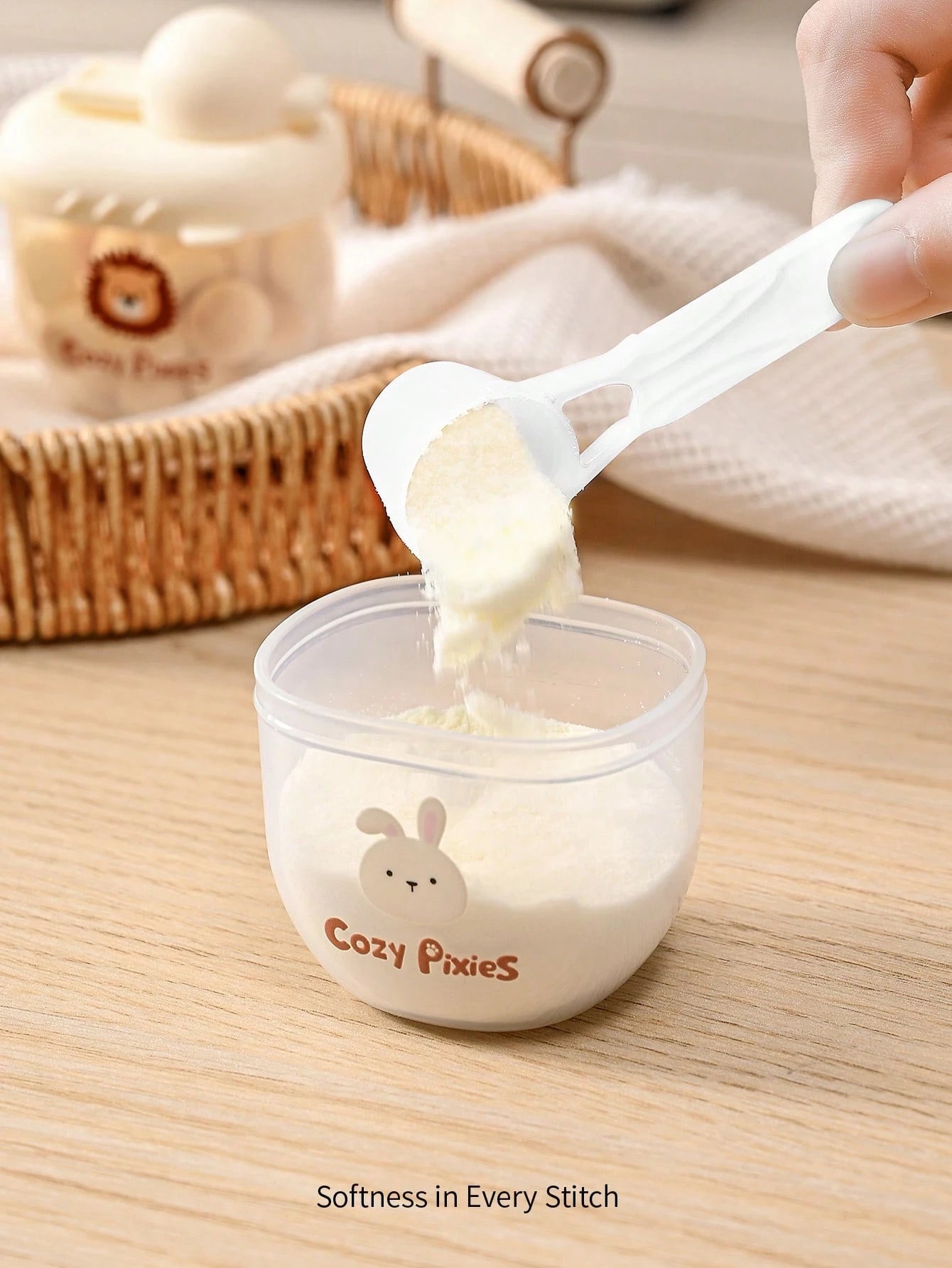 Cozy Pixies 3-Piece Baby Feeding Set: Milk Powder Boxes And Portion Containers With Cute Animal Patterns.