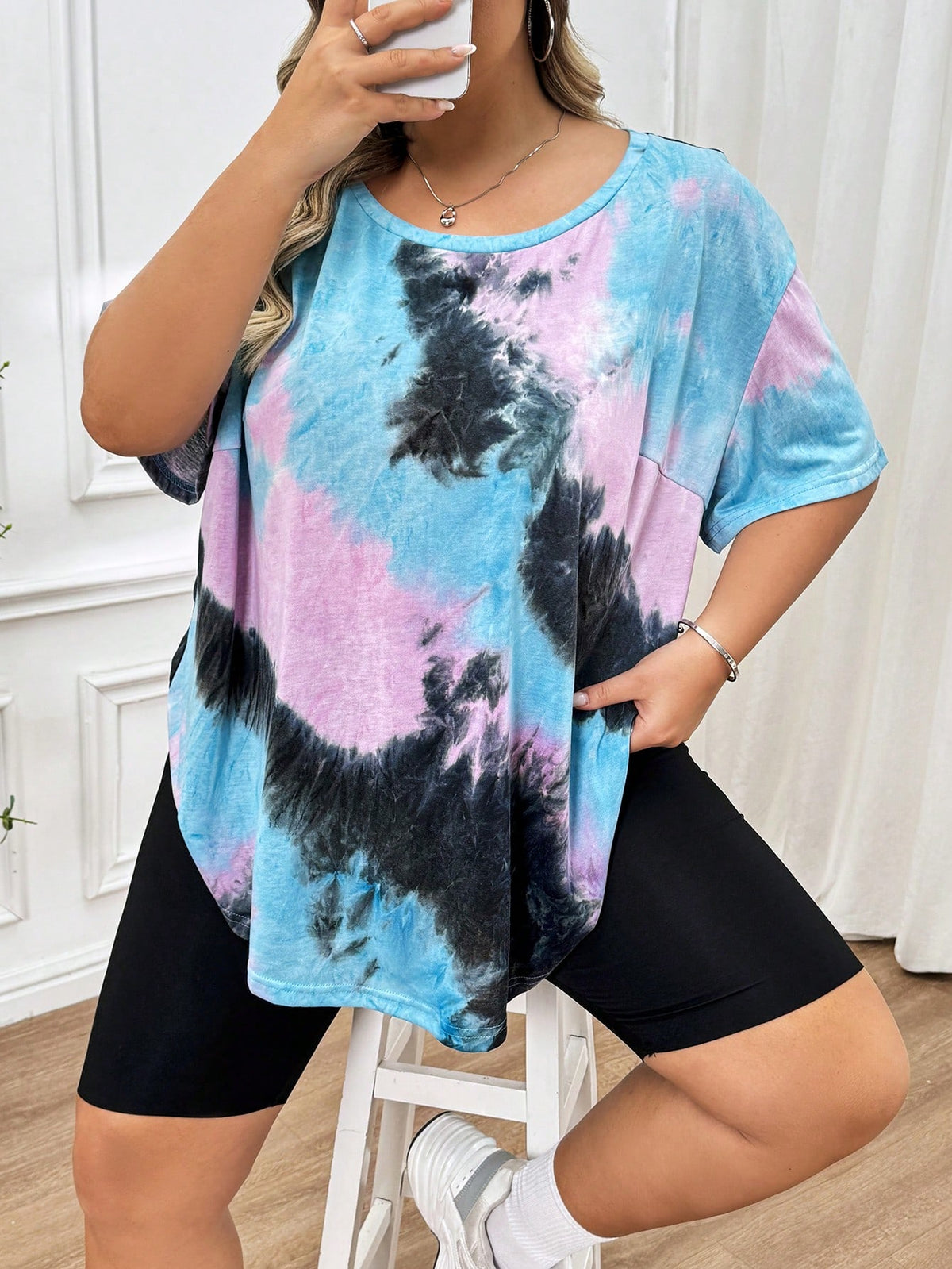 CURVE+ Plus Size Women's Random Baby Blue Pattern Curved Hem T-Shirt Vacation Office Concert Summer Business Casual Mom