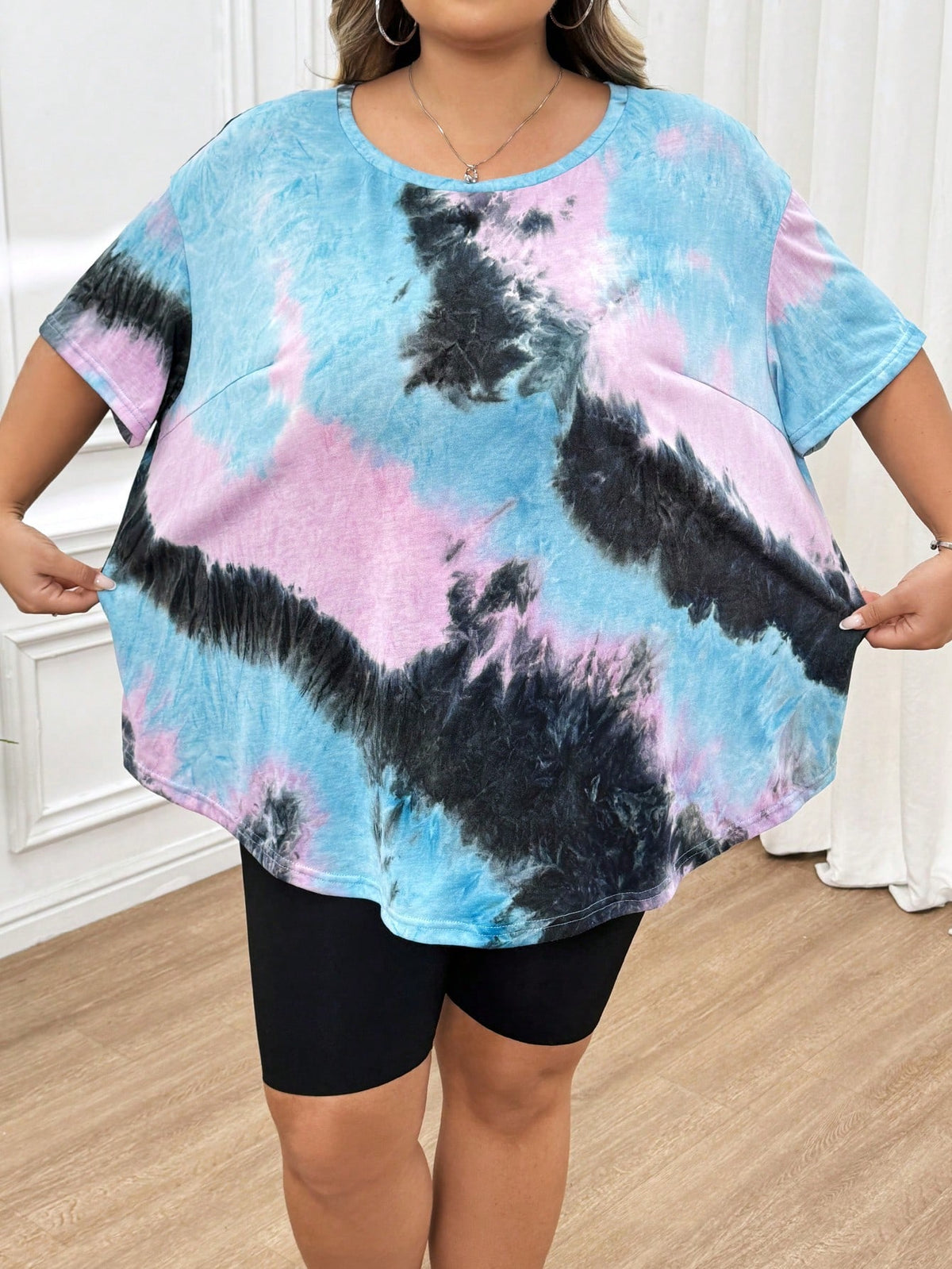 CURVE+ Plus Size Women's Random Baby Blue Pattern Curved Hem T-Shirt Vacation Office Concert Summer Business Casual Mom