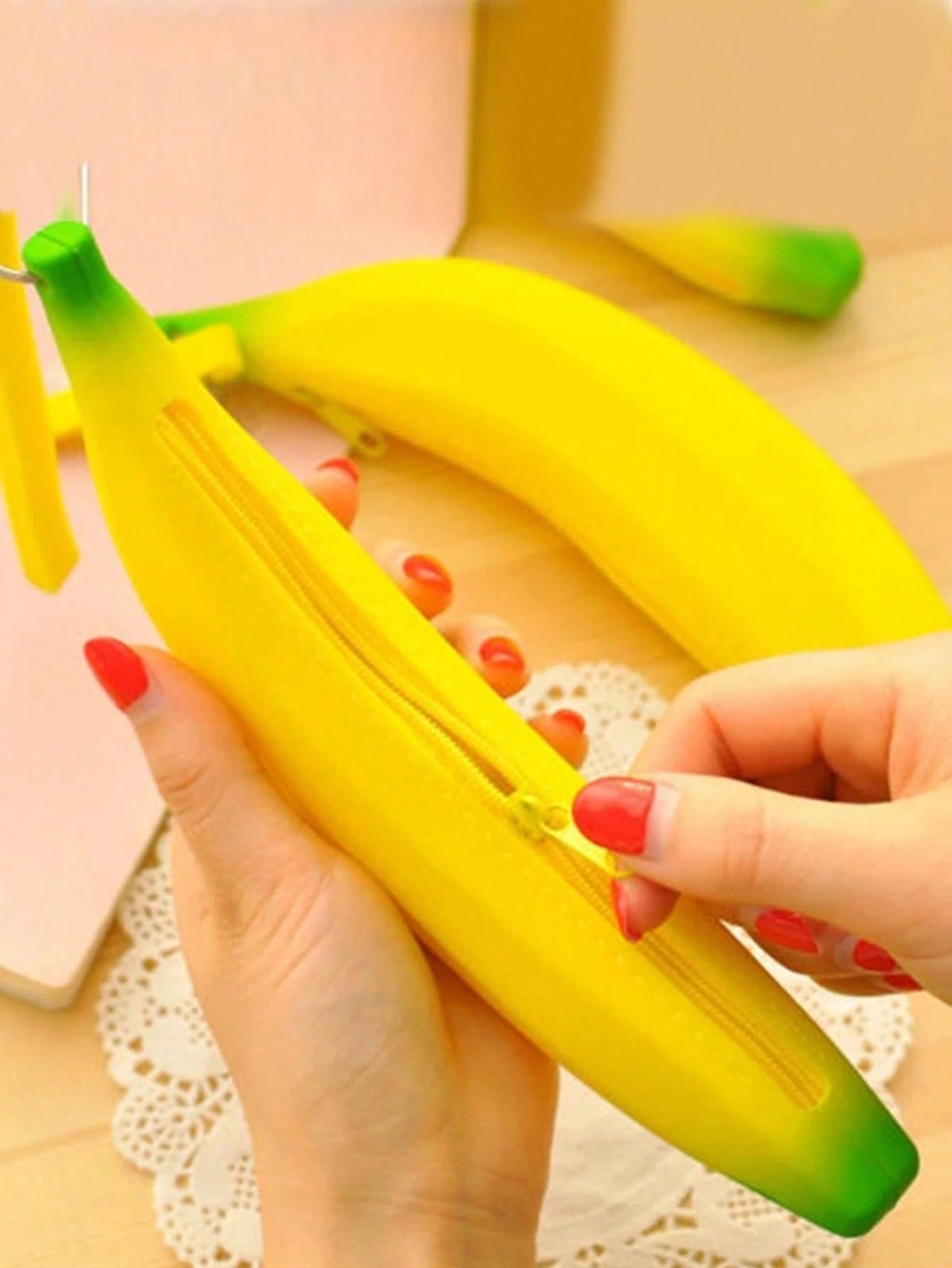 Cute Banana Pattern Pouch Bag, Zipper Coin Purse, Multifunctional Outdoor Bag