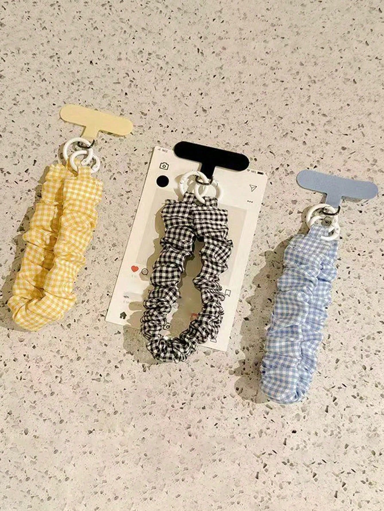 Cute Gingham Checkered Elastic Scrunchie Style Phone Wrist Lanyard, INS Style Phone Lanyard, Elastic Strap, Cute Girl Wrist Strap, Anti-Lost Key Chain Pendant, Compatible With Most Apple And Android S