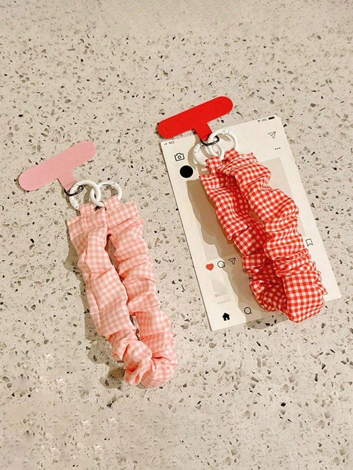 Cute Gingham Checkered Elastic Scrunchie Style Phone Wrist Lanyard, INS Style Phone Lanyard, Elastic Strap, Cute Girl Wrist Strap, Anti-Lost Key Chain Pendant, Compatible With Most Apple And Android S