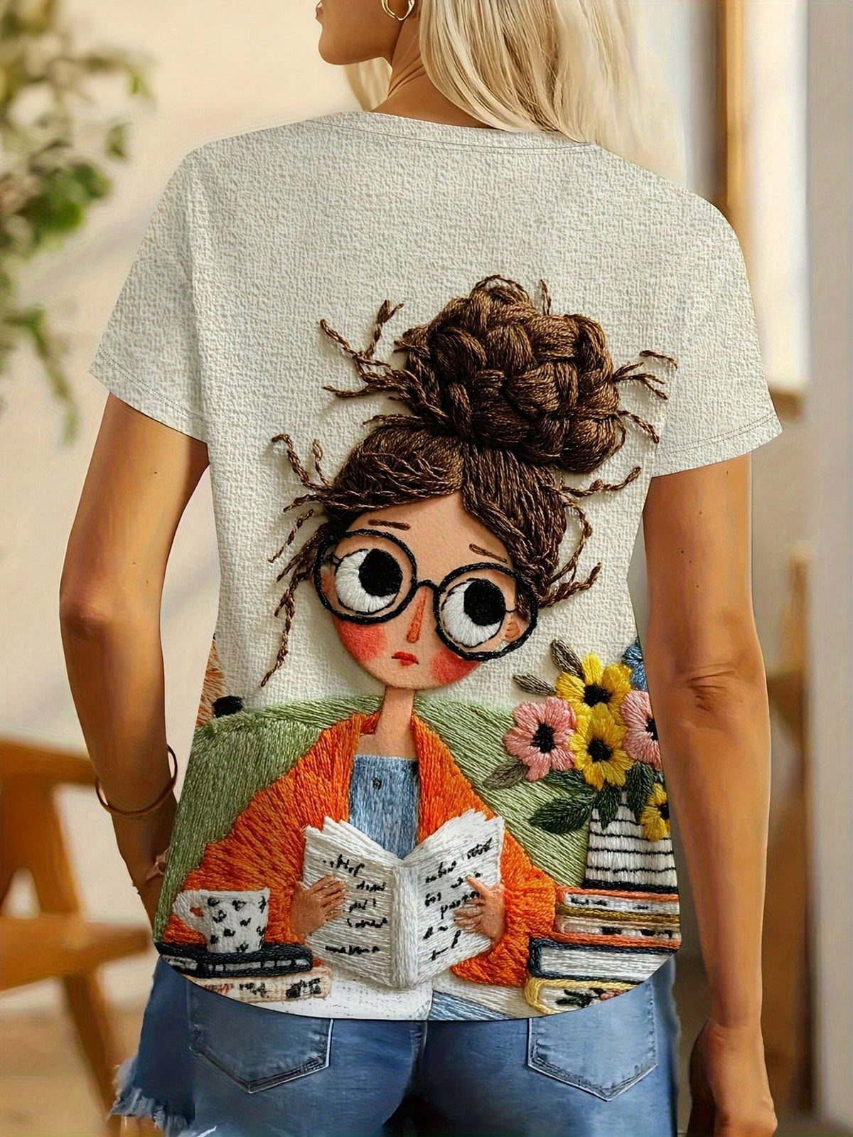 Cute Girl Reading Lover Graphic Tee, Women's Casual Round Neck Short Sleeve T-Shirt, Spring And Summer