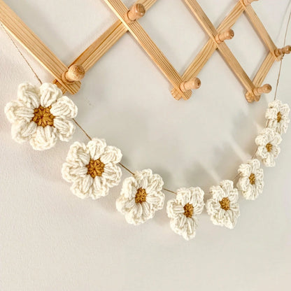 Daisy Flower Wreath Wall Hanging, Crochet Daisy Mother's Day Decor, Handmade Crochet Mother's Day Wreath Banner, Baby Shower Gender Reveal, Wedding Birthday Party Home Decor, Bedroom, Whimsical Design