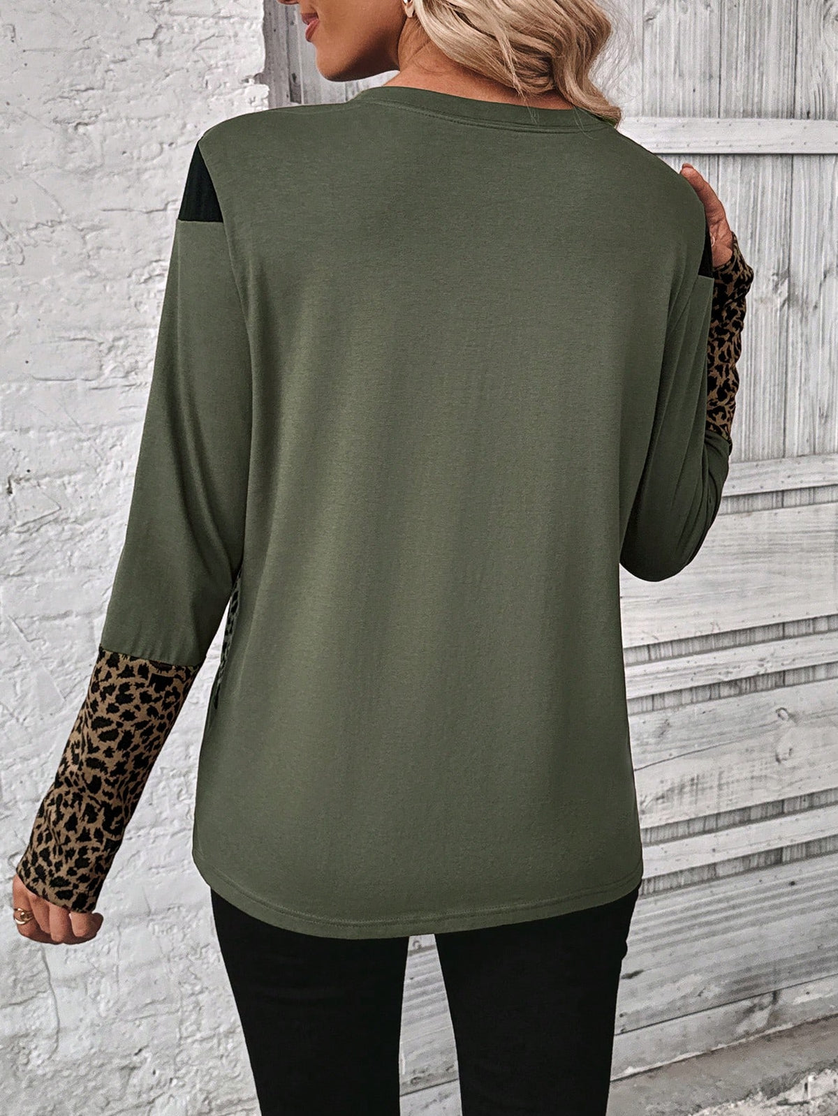 EMERY ROSE Women Casual Colorblock Leopard Print T-Shirt, Autumn