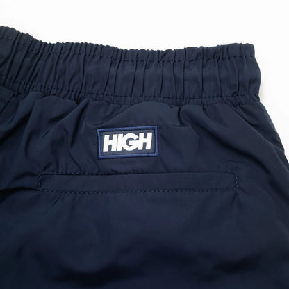 Essential Shorts Navy - Four Street