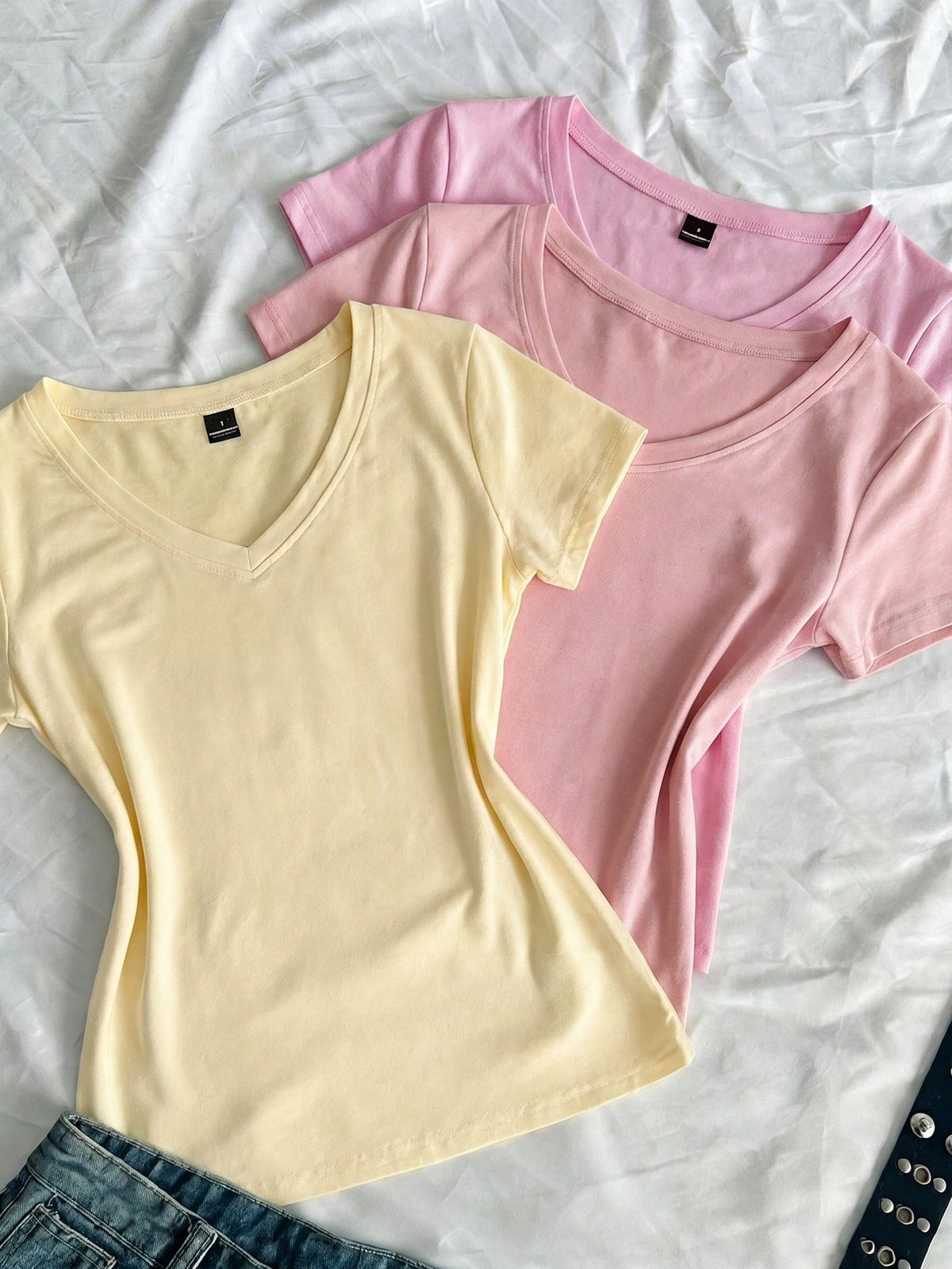 EZwear 3pcs/Set Women's Summer V-Neck Fitted T-Shirts, Punk Subculture Anime Solid Color Basic V-Neck Short Sleeve Slim Fit T-Shirts