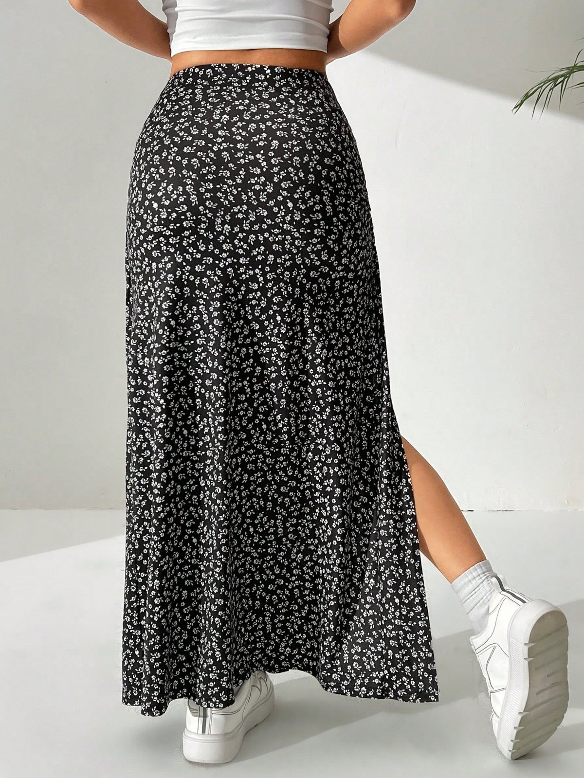EZwear Ditsy Floral Long Split Hem Skirt