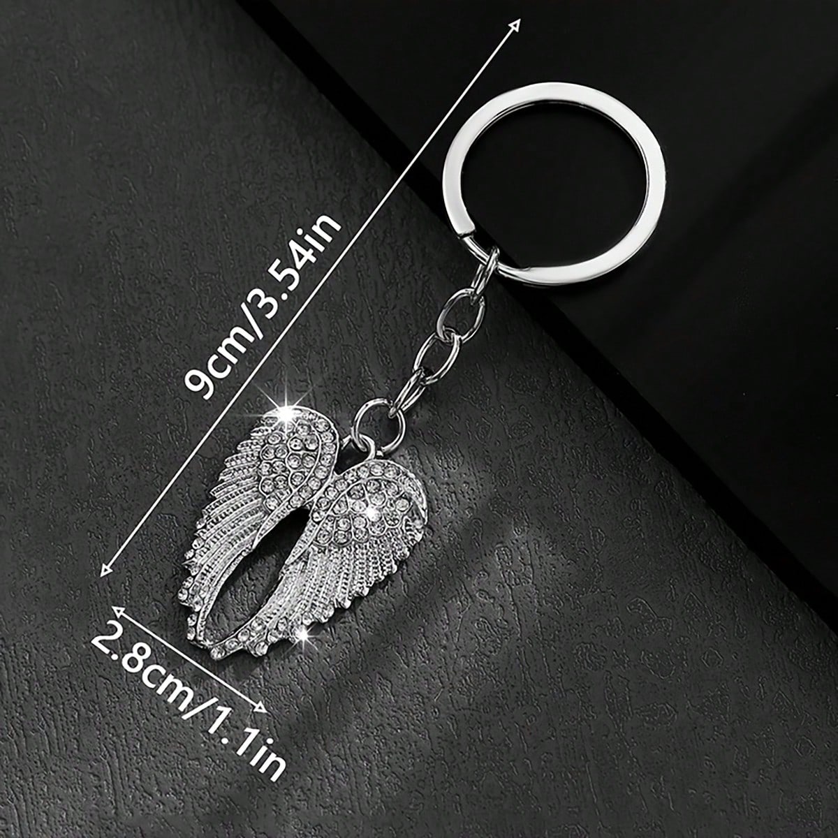 Fashionable Angel Wings Keychain- Shiny Angel Wings Keyring, Enamel Angel Wings Pendant Keychain, Rivet Design, Durable Metal Wings Accessory, Suitable For Men And Women, Couple's Daily Gift, Cute Wi