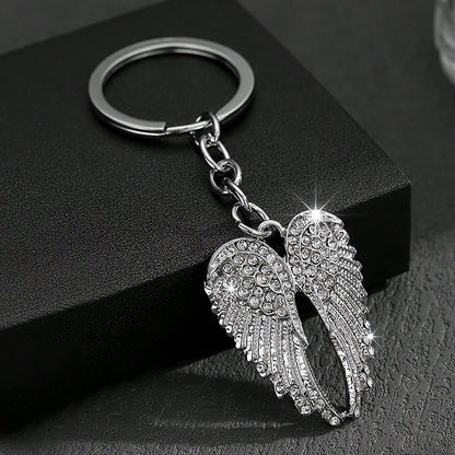 Fashionable Angel Wings Keychain- Shiny Angel Wings Keyring, Enamel Angel Wings Pendant Keychain, Rivet Design, Durable Metal Wings Accessory, Suitable For Men And Women, Couple's Daily Gift, Cute Wi