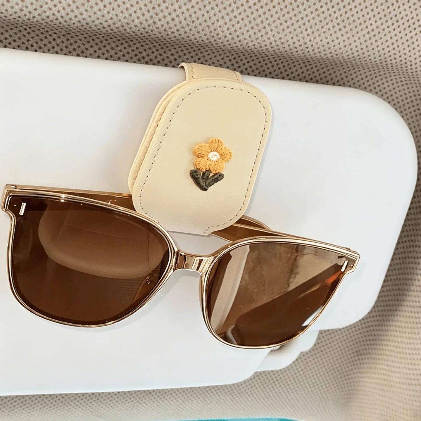 Fashionable Eyeglass Holder Clip, Embroidered Floral Design, Creative Car Visor Clip, Multi-Functional Ticket Clip, Bill And Card Organizer, Car Interior Eyewear Storage, Fun Decorative Accessory, Con