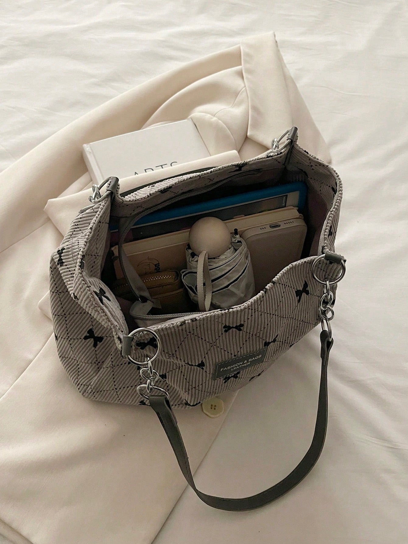 Fashionable Large Capacity Solid Color Plush Shoulder Tote Bag Suitable For School, Travel, Shopping, Dating