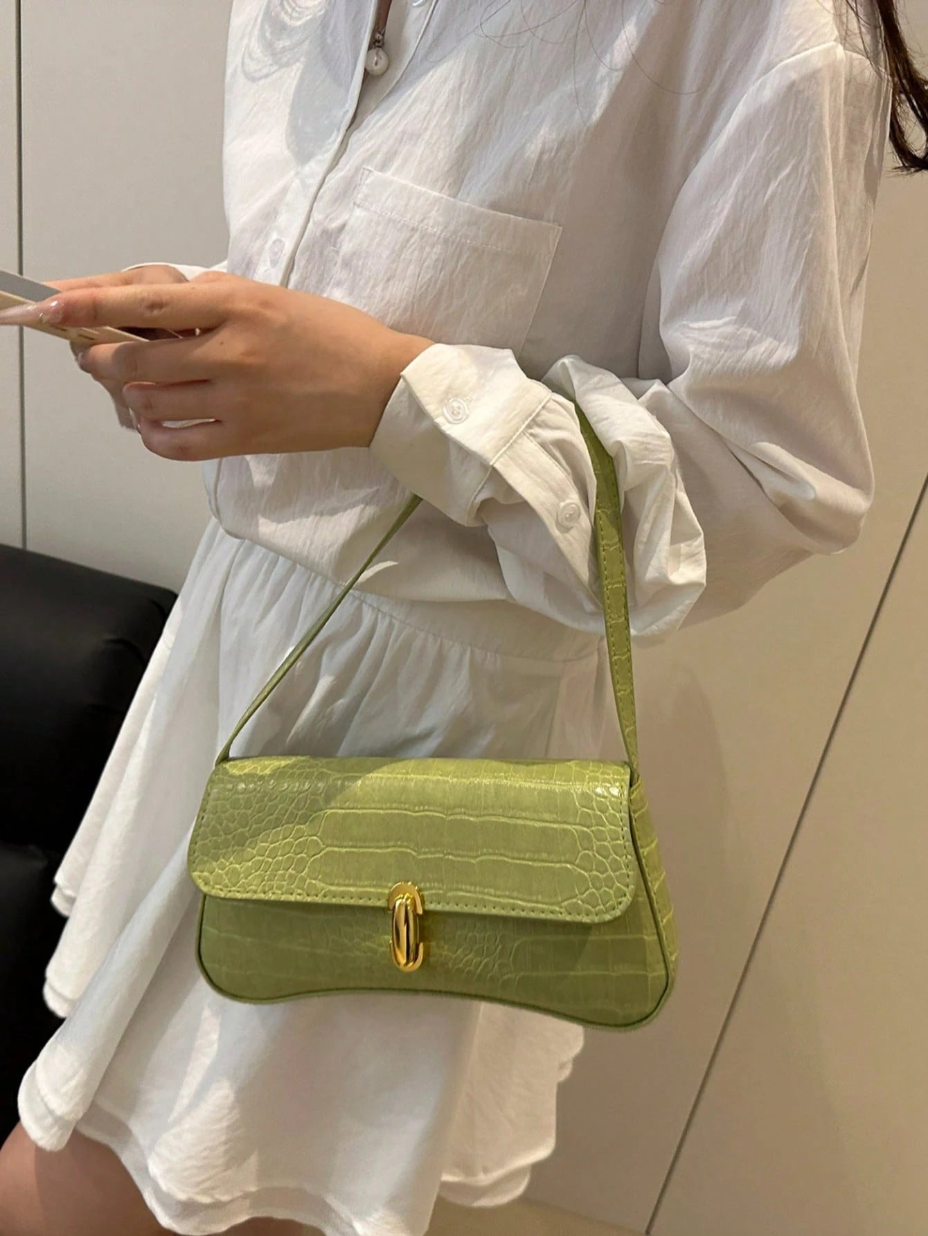 Fashionable Solid Color Metal Decor Shoulder Bag, Minimalist Elegant Style Underarm Handbag, Suitable For Shopping, Wallet, Young Women, College Students, Career Starters, Office Ladies. It's Great Fo