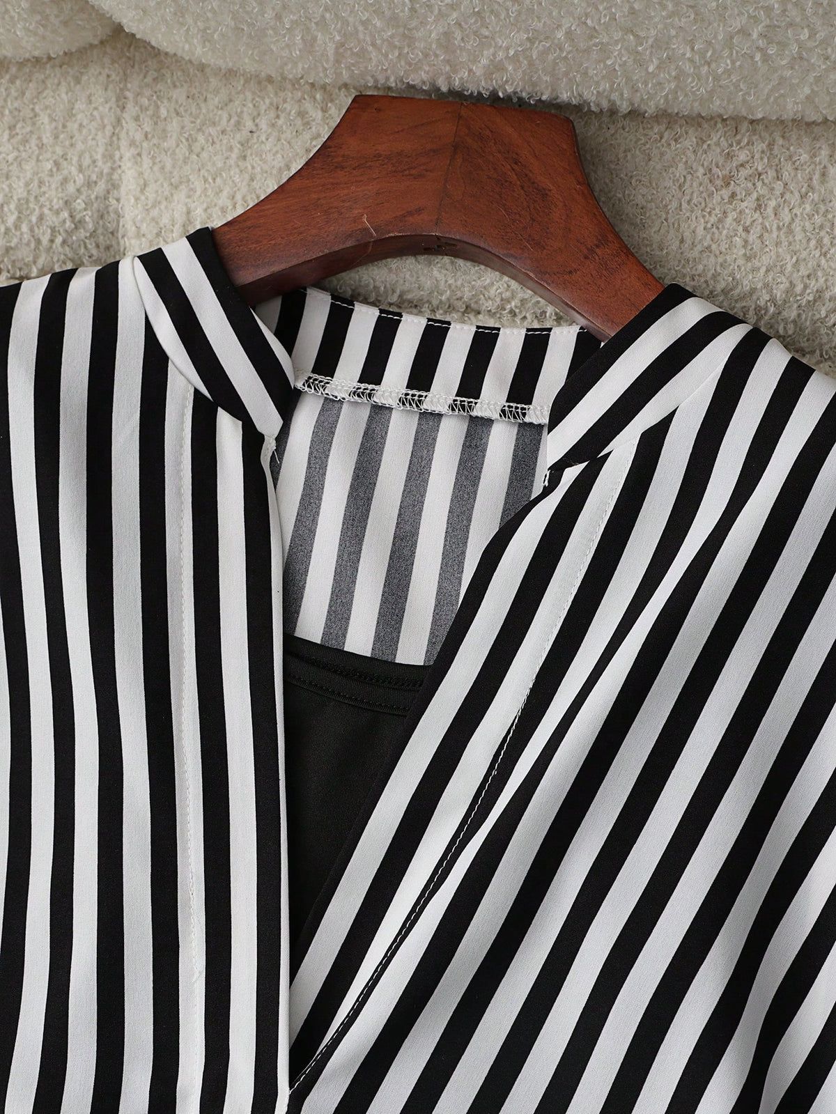 Franclia Casual Summer Women's Black And White Checkered V-Neck Raglan Short Sleeve Fake Two-Piece Striped Blouse,Office Elegant Knitted Vest Woven Top Shirts