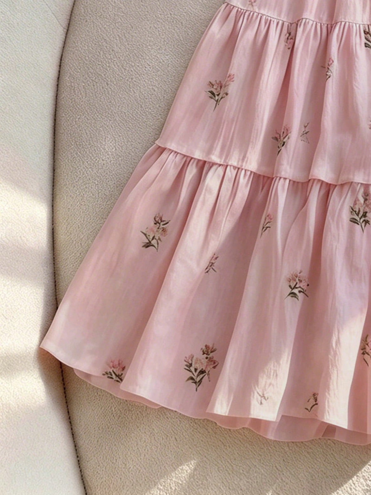 Franclia Delicate French Ditsy Floral Square Collar Puff Sleeve Single-Breasted Waist Ruffle Dress Design