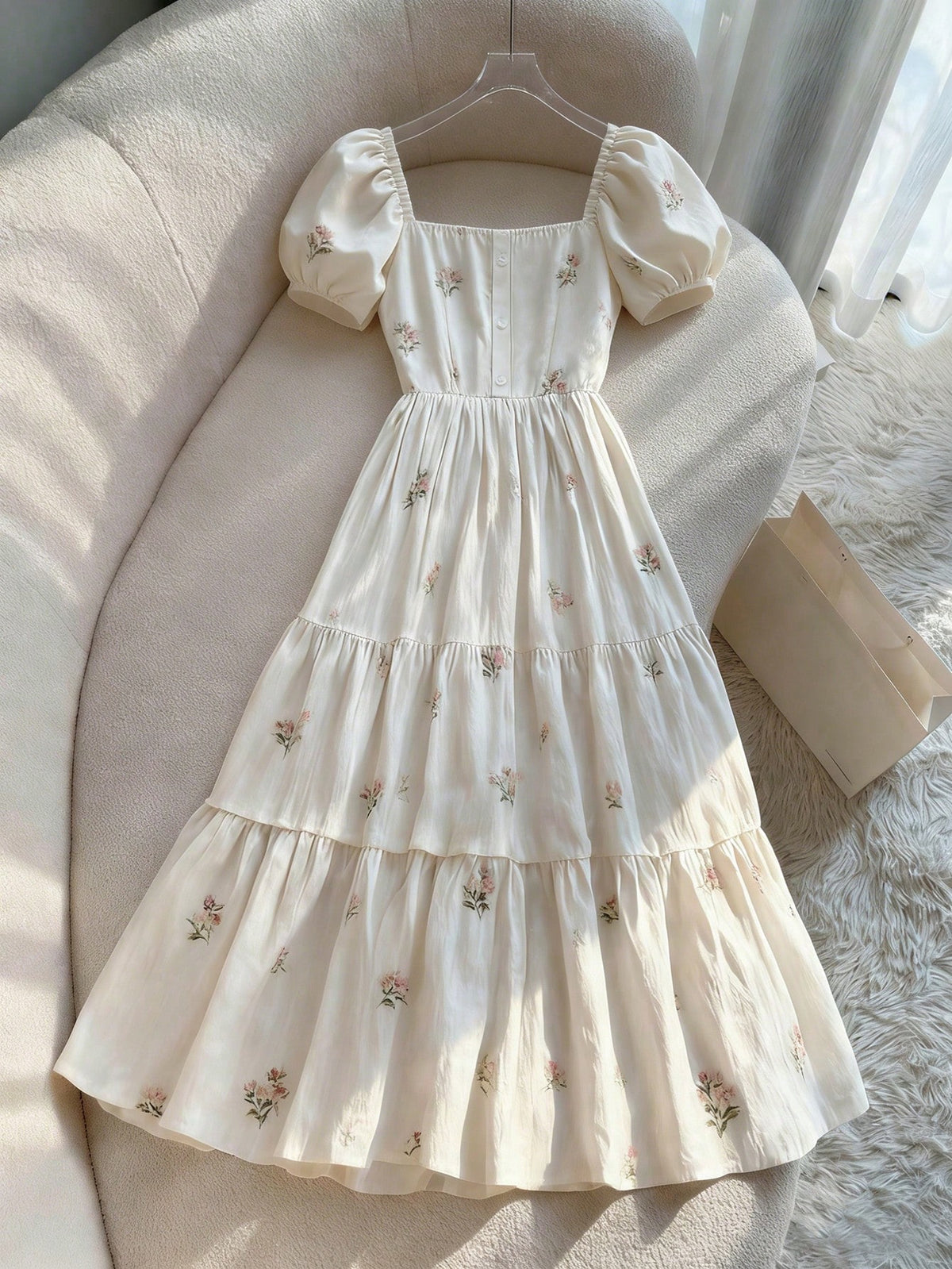 Franclia Delicate French Ditsy Floral Square Collar Puff Sleeve Single-Breasted Waist Ruffle Dress Design