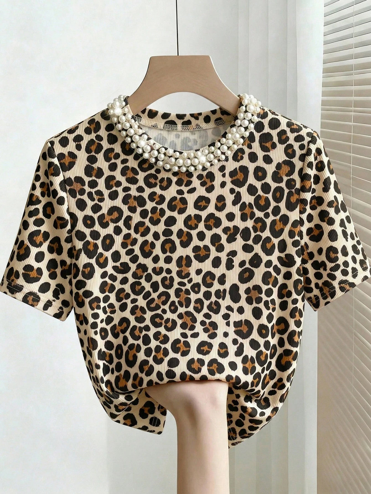 Franclia Elegant Fitted Round Neck Beaded Ribbed Short Sleeve Plus Size T-Shirt For Women