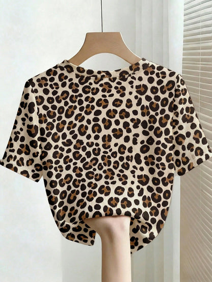 Franclia Elegant Fitted Round Neck Beaded Ribbed Short Sleeve Plus Size T-Shirt For Women
