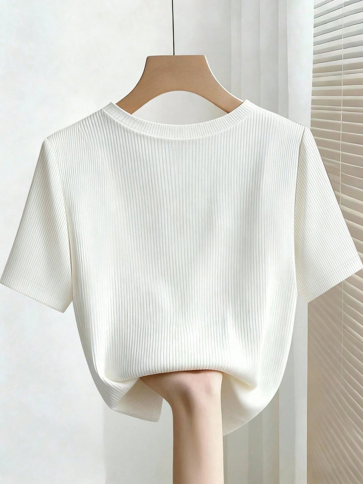 Franclia Elegant Fitted Round Neck Beaded Ribbed Short Sleeve Plus Size T-Shirt For Women