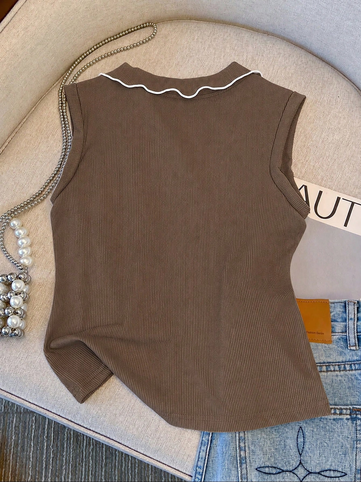 Franclia Spring/Summer Minimalist Preppy Cute Brown And White Sleeveless Lapel Top, Contrast Color Lace-Up Bow Decor, Loose Slimming Women's Tank Top Brunch