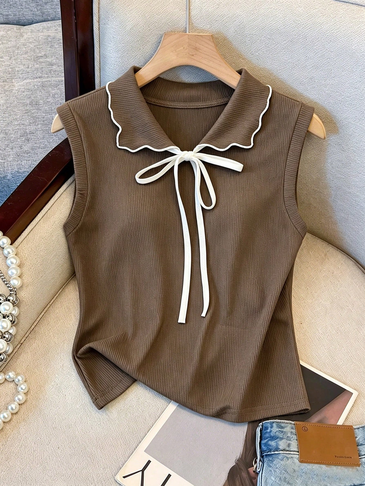 Franclia Spring/Summer Minimalist Preppy Cute Brown And White Sleeveless Lapel Top, Contrast Color Lace-Up Bow Decor, Loose Slimming Women's Tank Top Brunch