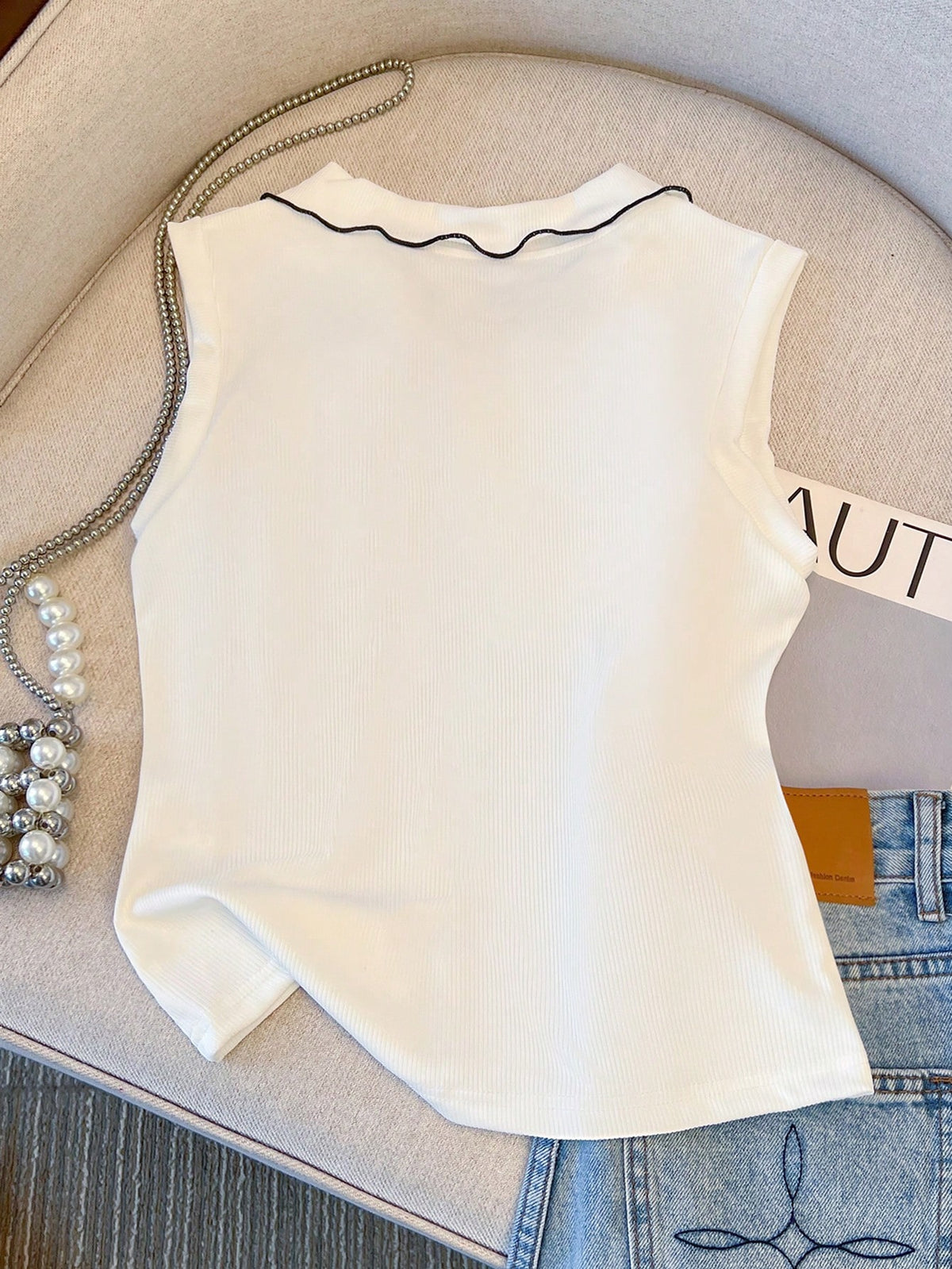 Franclia Spring/Summer Minimalist Preppy Cute Brown And White Sleeveless Lapel Top, Contrast Color Lace-Up Bow Decor, Loose Slimming Women's Tank Top Brunch