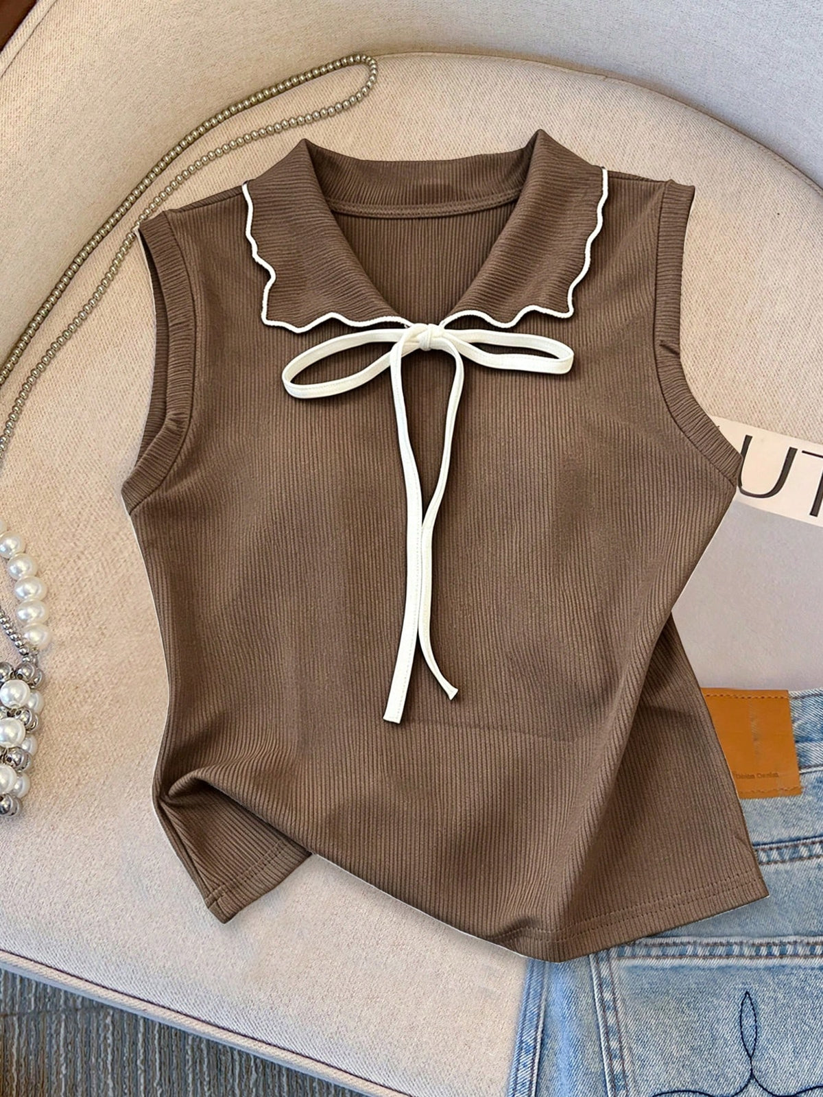Franclia Spring/Summer Minimalist Preppy Cute Brown And White Sleeveless Lapel Top, Contrast Color Lace-Up Bow Decor, Loose Slimming Women's Tank Top Brunch